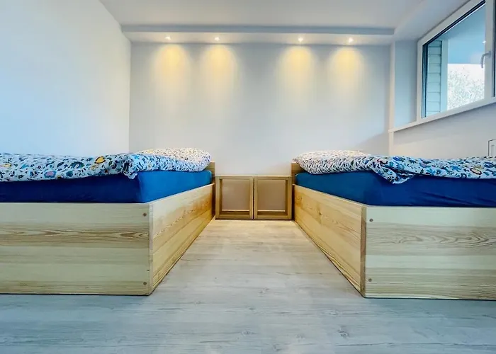 Dluga 100 هاجوكوفه